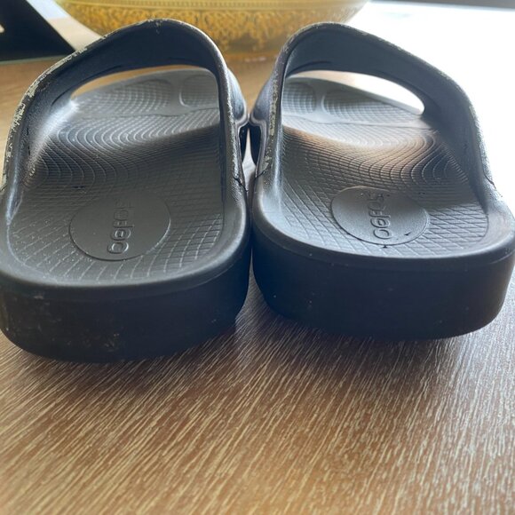 OOFOS Unisex Slide Recovery Footwear in Iridescent Snake Women’s 8 - Men’s 6 - Picture 5 of 7